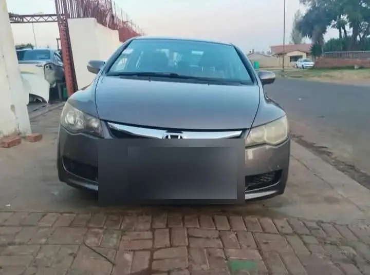2010 Honda Civic being stripped for spares